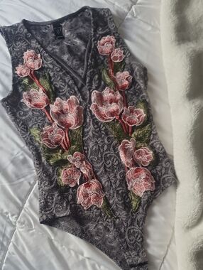 Lace Floral V-Neck Bodysuit